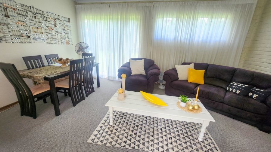 4 Bedroom Property for Sale in Wilgenhof Free State